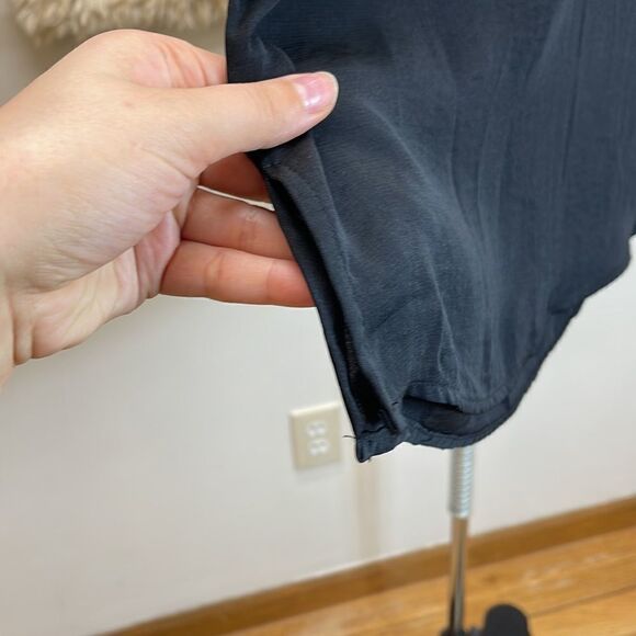 🅢🅐🅛🅔 Maurices Black Tunic Blouse Eyelet Detail Slit on sides V-Neckline - Picture 7 of 10